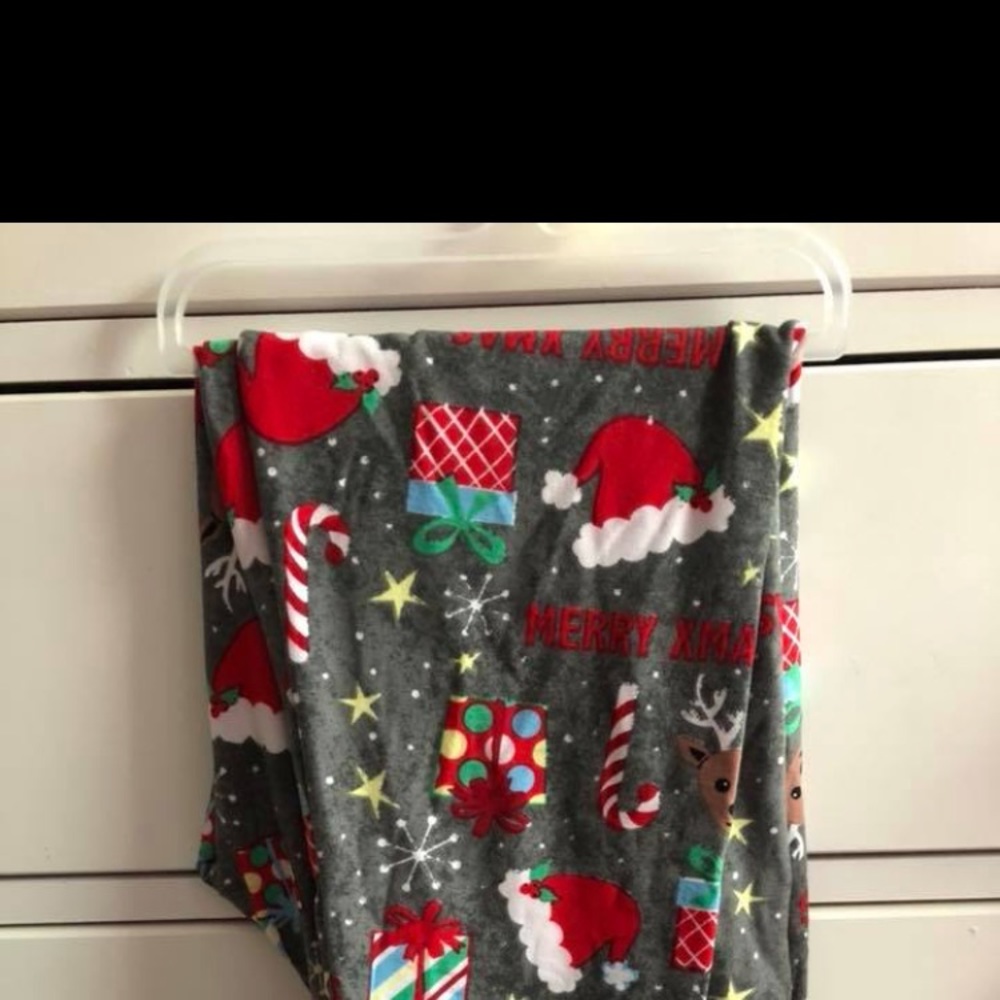 2 pairs super soft women’s Christmas leggings